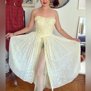 Vintage 40s/50s pastel yellow prom bustier dress. Sz Xs